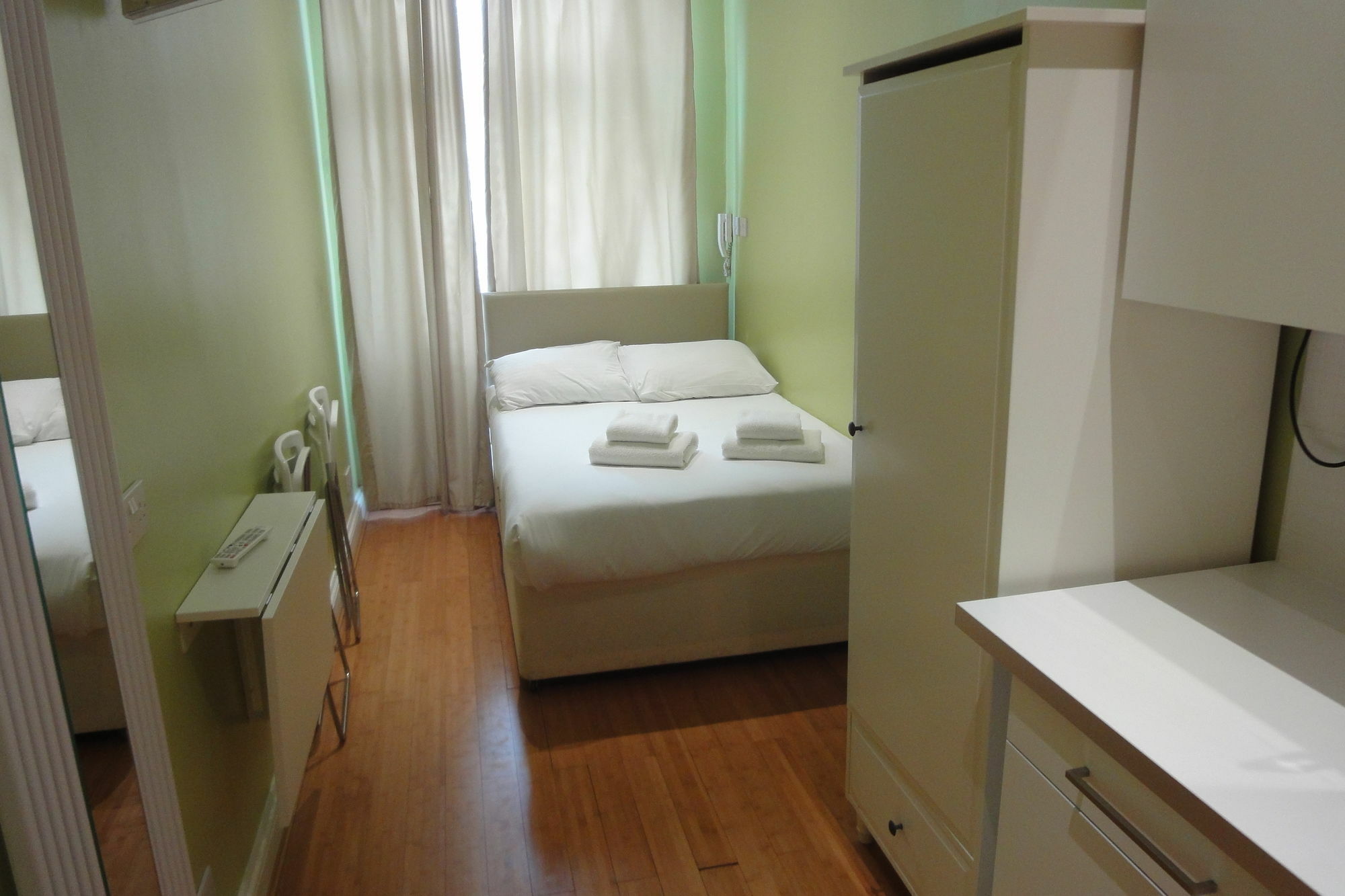 Dylan Kensington Apart-hotel 3*